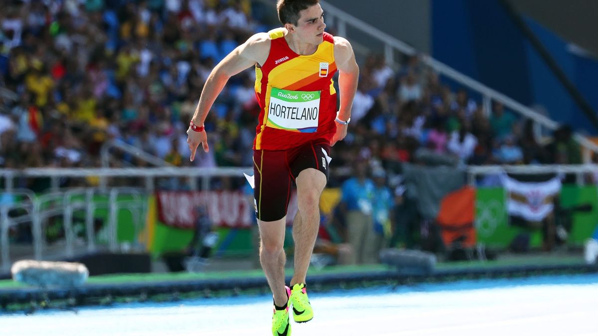 Hortelano bate por segunda vez el récord de España y pasa a las semis de los 200 metros