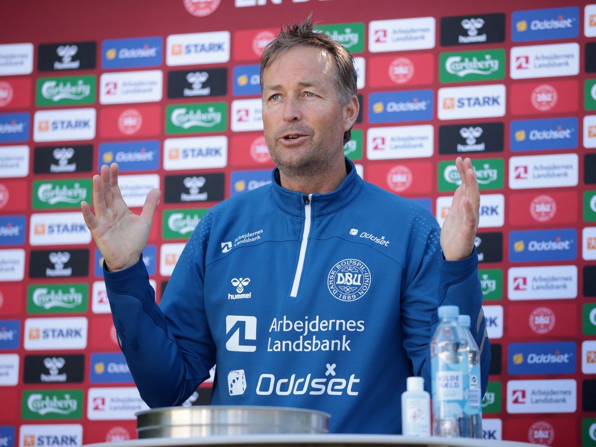 Foto: Kasper Hjulmand denuncia la actuación de la UEFA. (EFE)