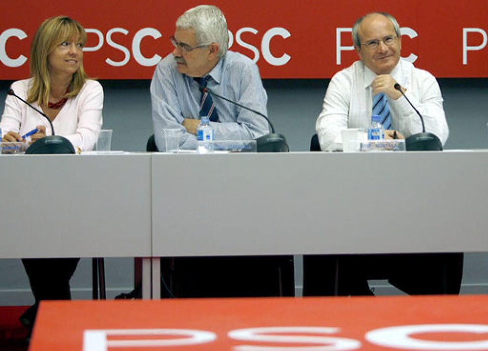 Pulso PSOE-PSC: Montilla rechaza las presiones de Zapatero e insiste en reeditar el tripartito