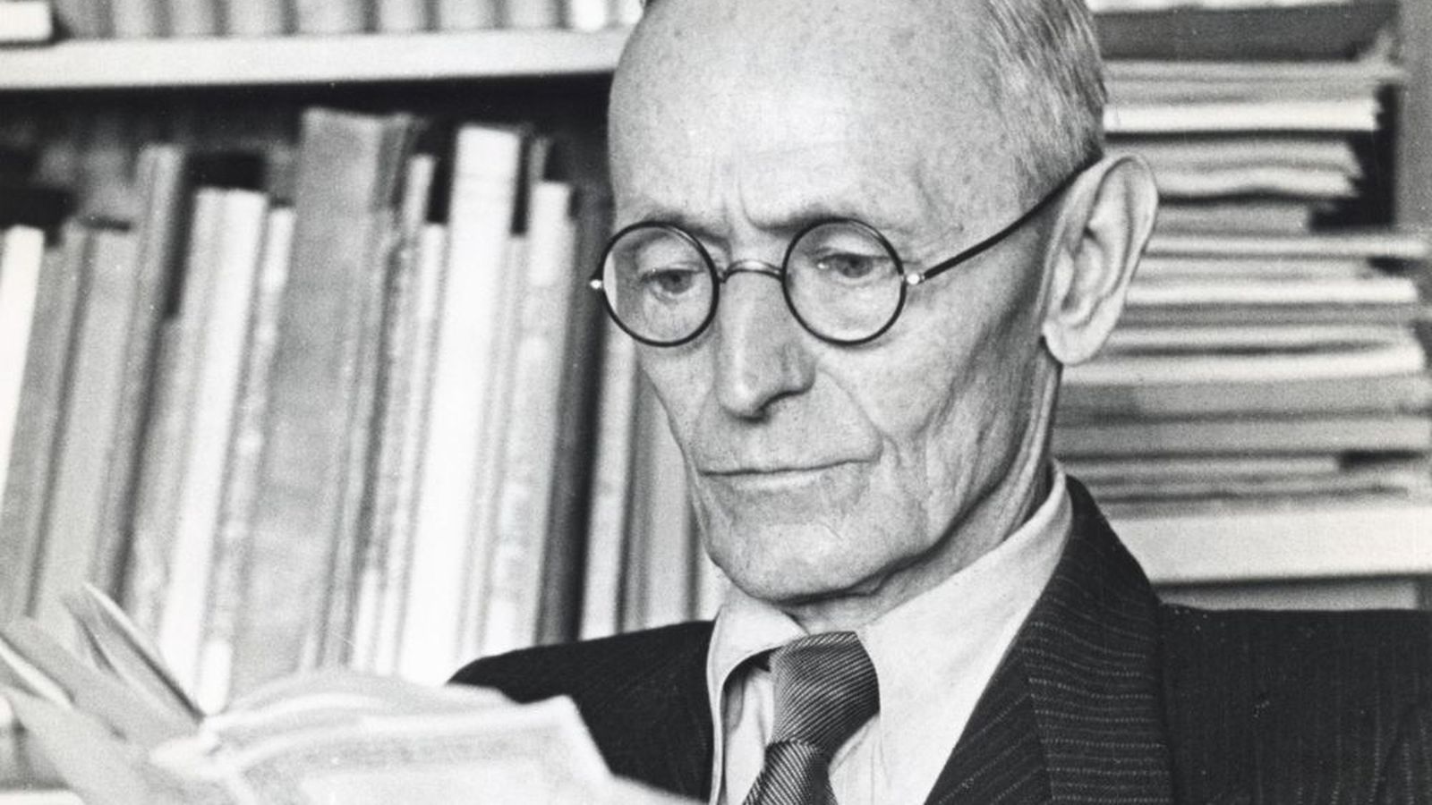 Hermann Hesse, escritor y premio Nobel: "Para que lo posible llegue a aparecer, primero es necesario insistir en aquello que parece imposible, hasta abrirle camino"