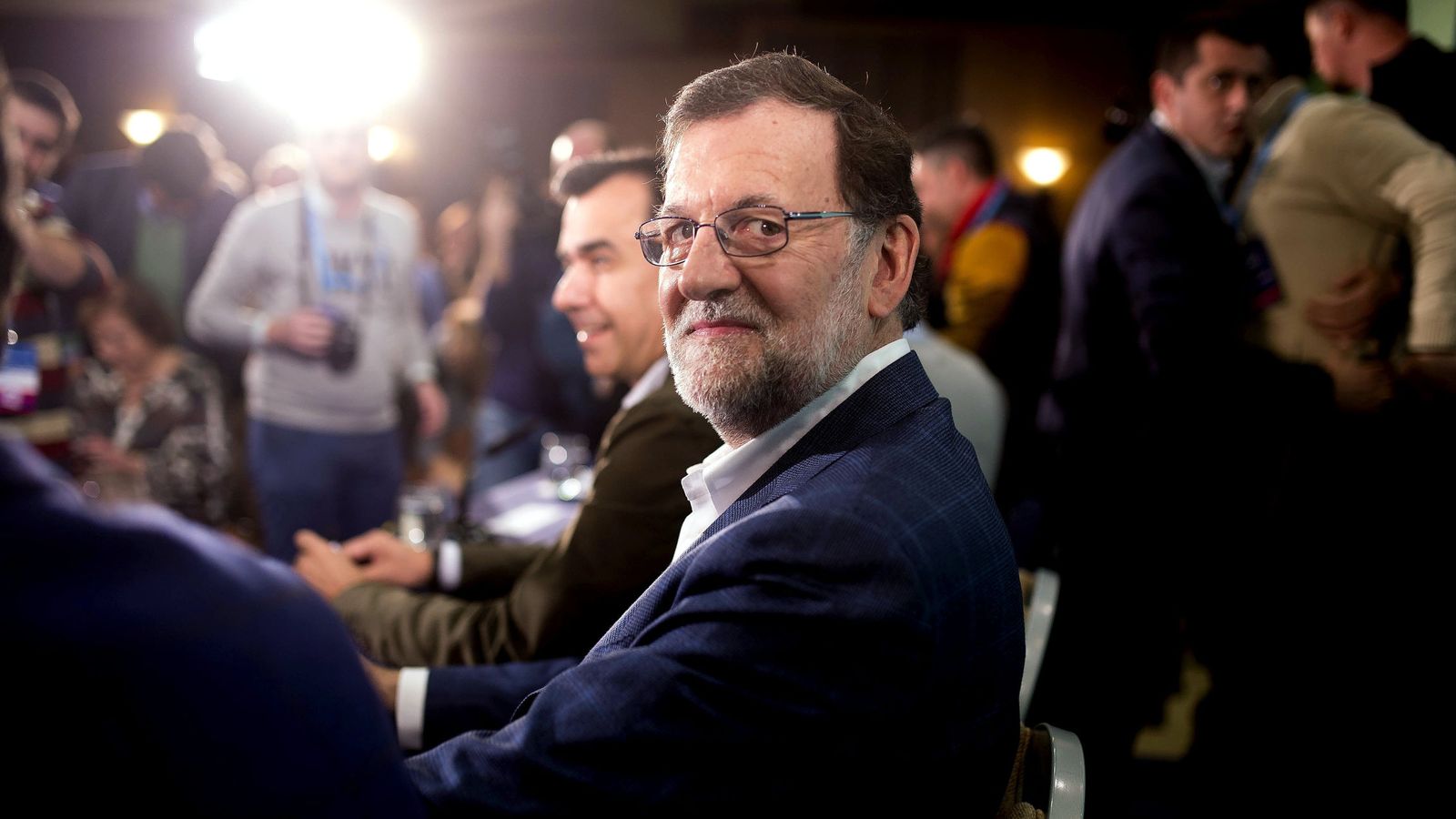 Foto: El presidente en funciones, Mariano Rajoy, durante una reunión del PP en Córdoba. (Efe) 