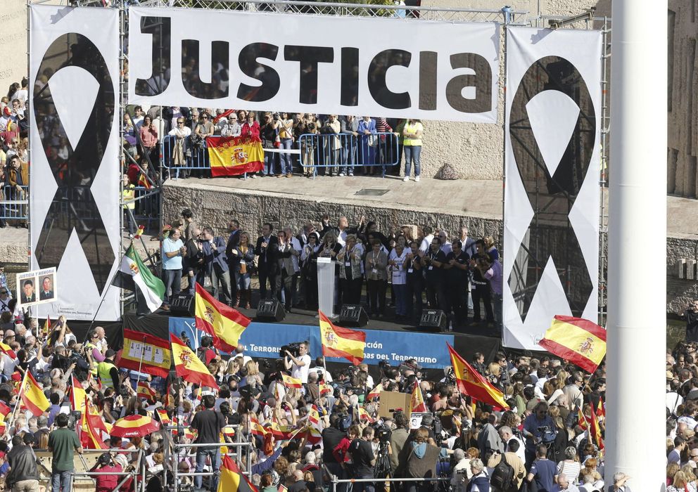 Foto: Manifestación de las víctimas del terrorismo en Madrid el pasado 27 de octubre, contra el final de la doctrina Parot (EFE)