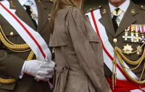 Revuelo en los cuarteles por el atuendo de la princesa Letizia en los actos oficiales