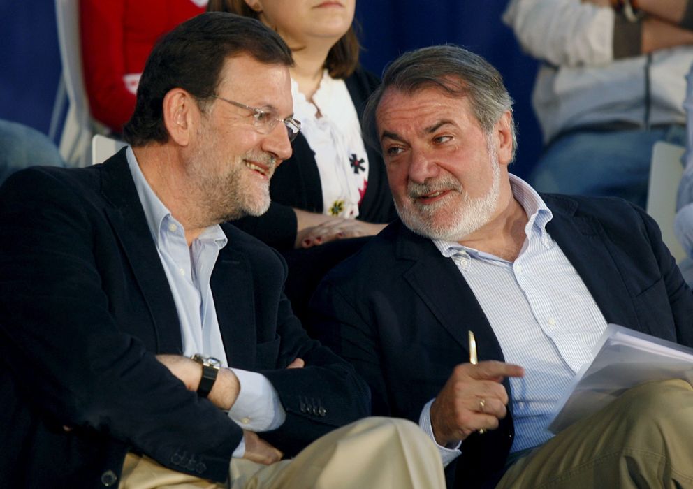 Foto: Mariano Rajoy y Jaime Mayor Oreja (EFE)