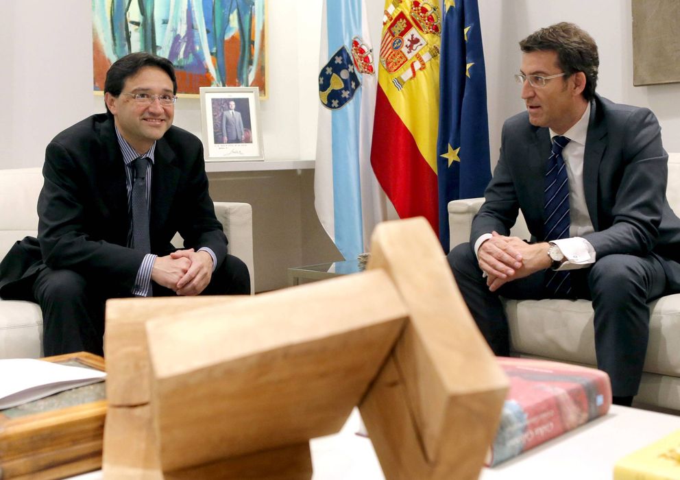 Foto: El presidente de la Xunta, Alberto Núñez Feijóo (d), con el consejero delegado de Pemex Internacional España, José Manuel Carrera Panizzo. (EFE)