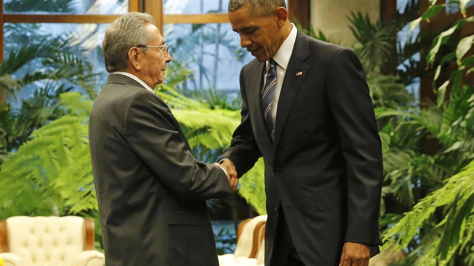 Foto: Saludo entre Castro y Obama en La Habana. (Reuters)