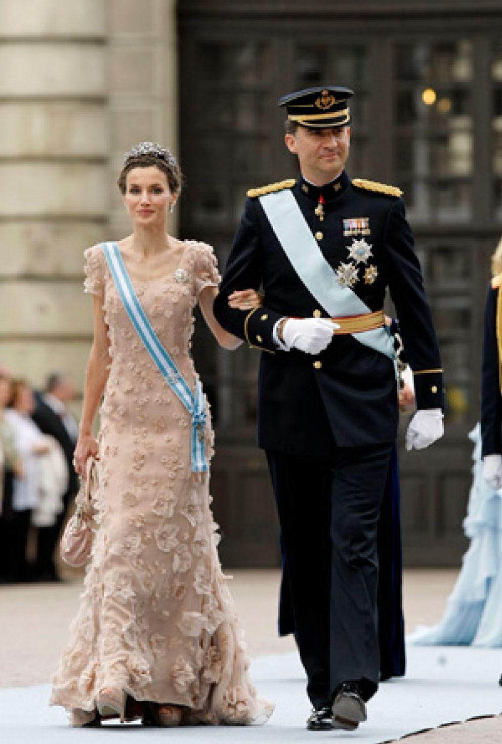 Foto: La Familia Real española, en la fiesta posterior a la boda de Victoria de Sucia