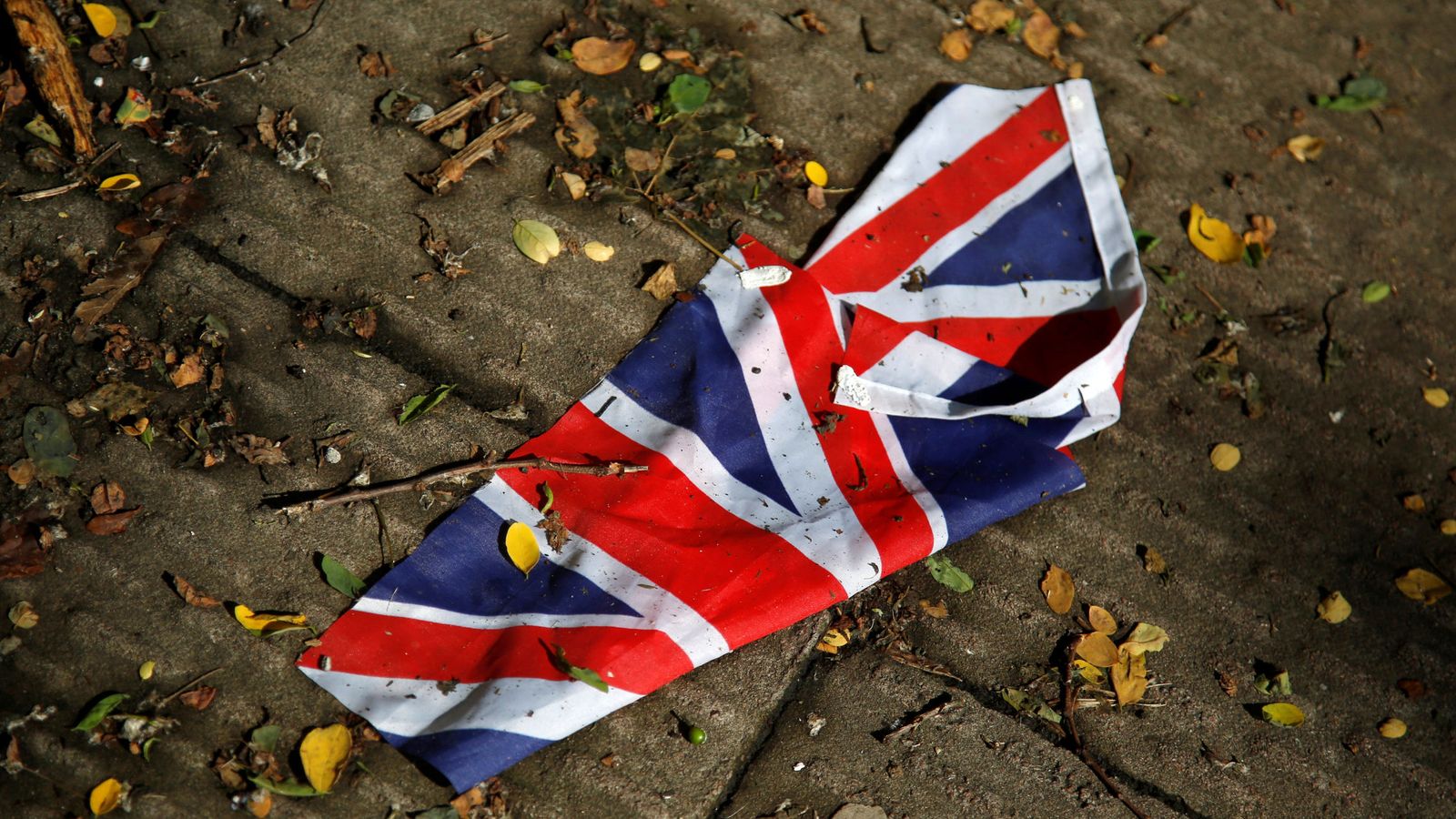 Foto: Bandera en el suelo del Reino Unido. (Reuters)
