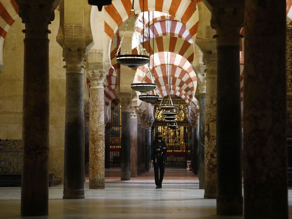 Foto: La Mezquita-Catedral de Córdoba es una de las joyas del patrimonio nacional (EFE/Salas)