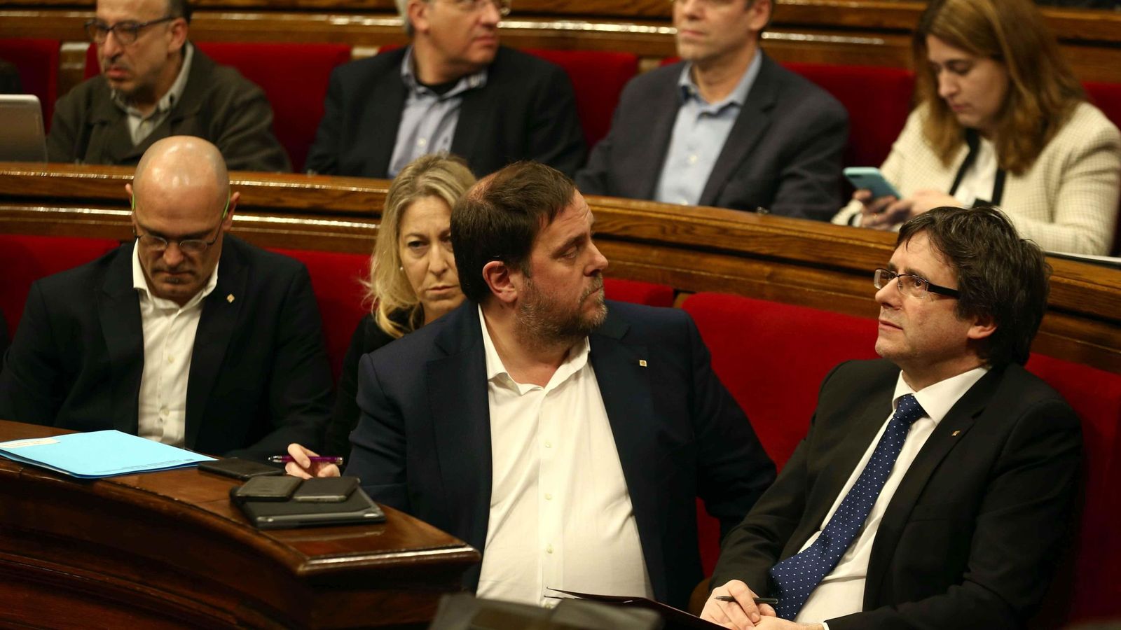 Foto: El presidente de la Generalitat, Carles Puigdemont junto a Oriol Junqueras, Neus Munté y Raül Romeva. (EFE)