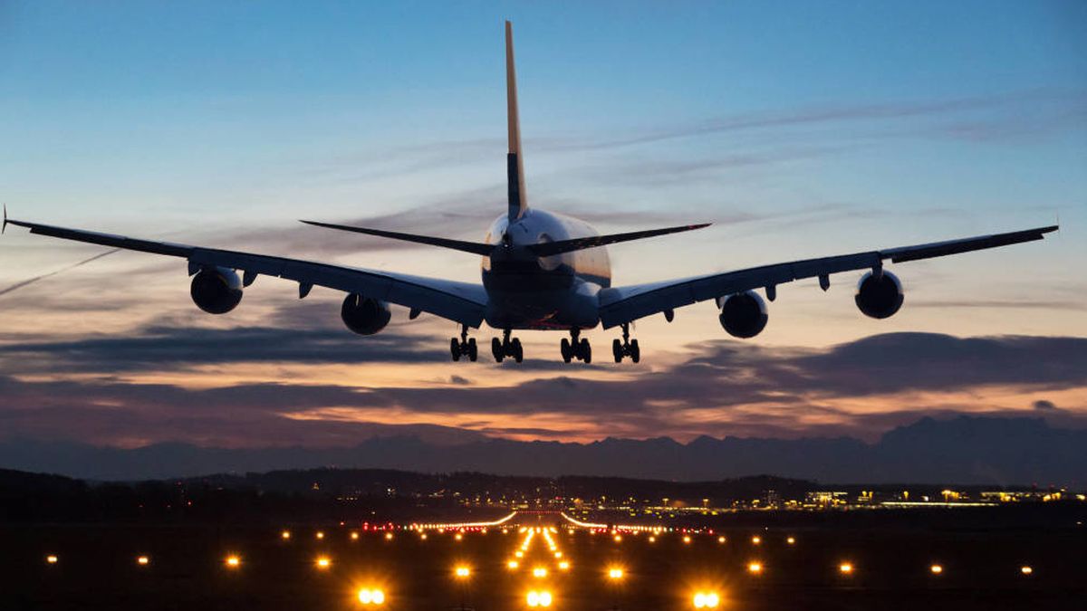 160 españoles pasan nueve horas atrapados en el aeropuerto de Argel