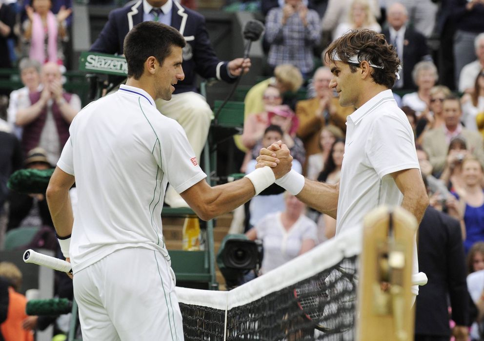 Foto: Djokovic y Federer se vieron las caras en la final de Wimbledon de 2012 (Efe).