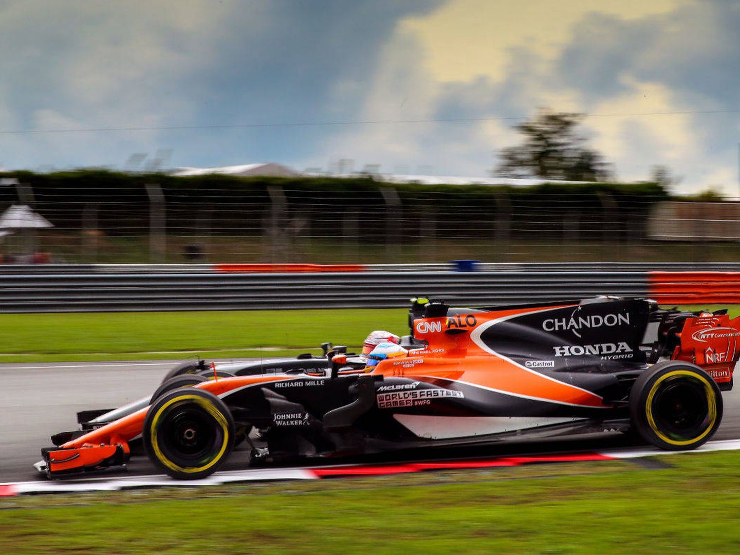 McLaren apenas tiene patrocinadores, como consecuencia de sus desastrosos últimos tres años. (McLaren)
