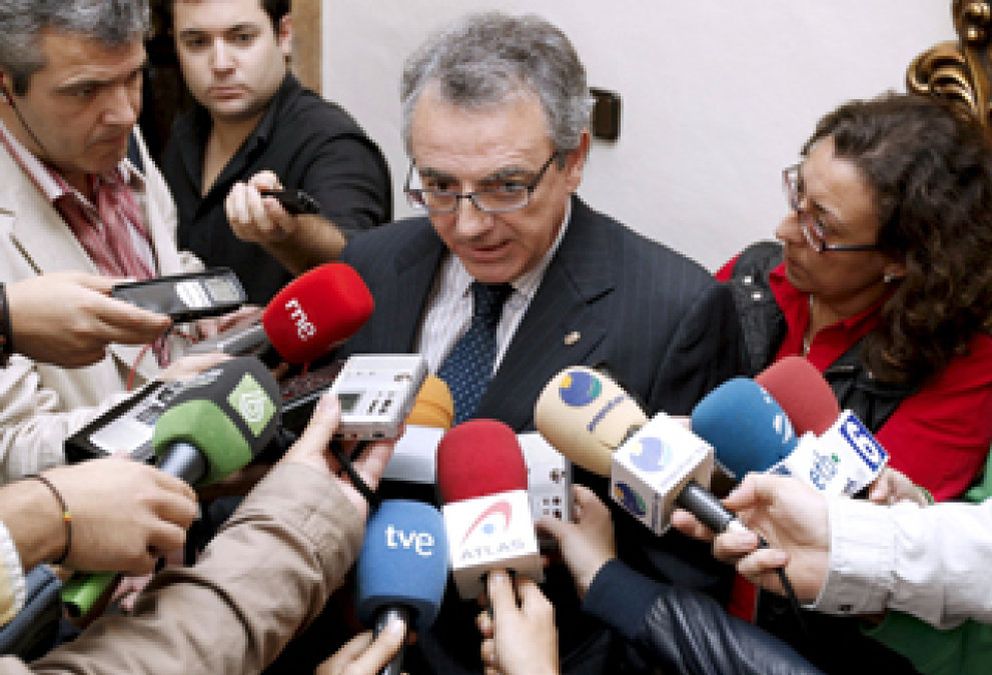 Foto: Sanz dice que no le "preocupa en exceso" que PP se presente en Navarra y vaticina que saldría "más perjudicado" que UPN