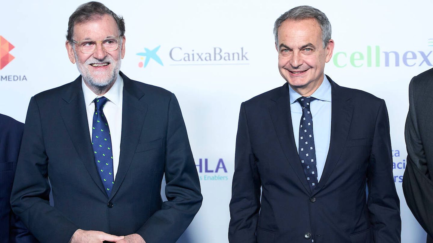Mariano Rajoy y José Luis Rodríguez Zapatero posan juntos tres años después. (LP)