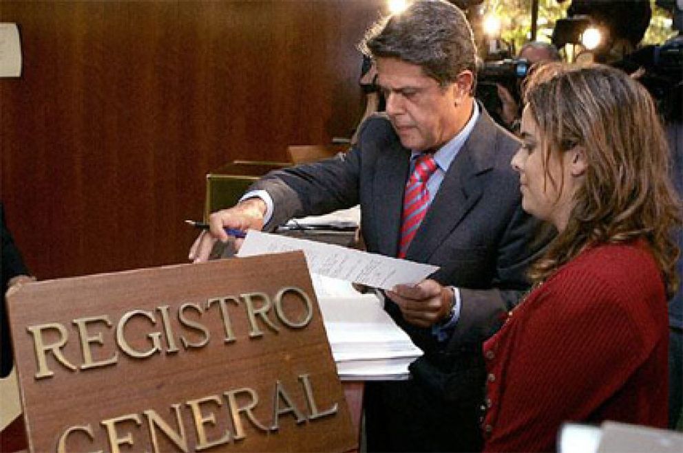 Foto: Columpiada del PP: exige cumplir un artículo del Estatut... que recurrió ante el Constitucional