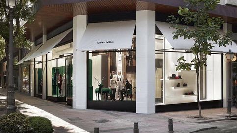 Antonio Revilla vuelve por la puerta grande: compra la tienda de Chanel y la sede de Azora
