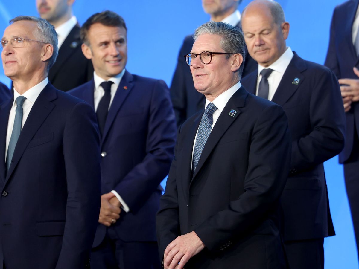 Foto: El primer ministro británico, Keir Starmer (2d), junto al canciller alemán, Olaf Scholz (d), y el presidente francés, Emmanuel Macron. (EFE/ EPA/Pool/Ting Shen)