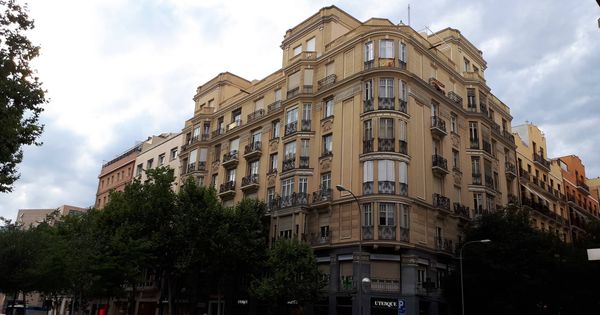 Foto: Un edificio de órdenes religiosas en el centro de Madrid con locales alquilados. (R. M.)