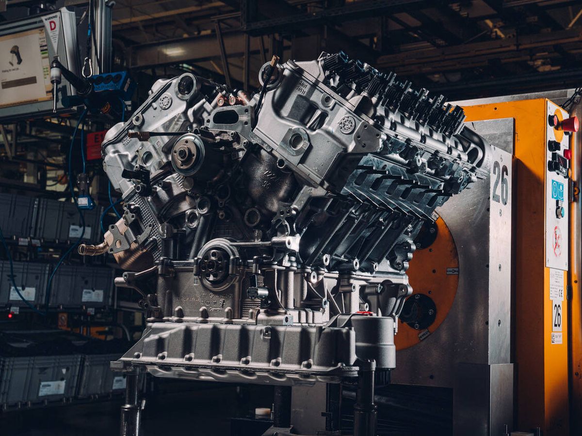 Foto: Cada motor W12 precisa unas siete horas y ensamblar 2.600 piezas. (Bentley)