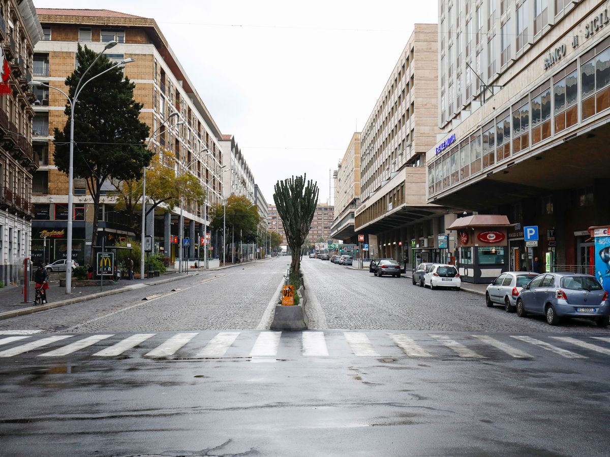 Foto: Calles desiertas en Catania, Italia. (Reuters)