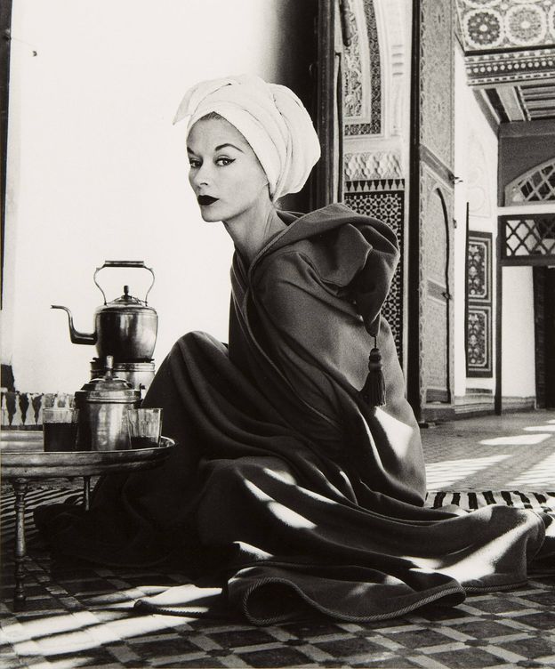Foto: Fotografía de Irving Penn 'Woman in Palace' (Phillips de Pury & Company/EFE)