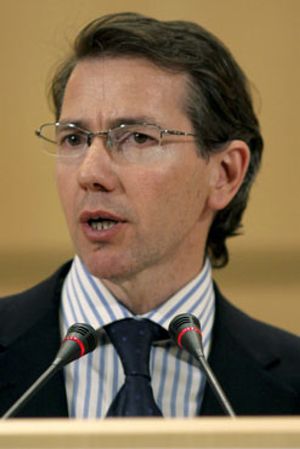 Bernardino León fue el interlocutor del Gobierno en las negociaciones con la banda terrorista, según 'ABC'