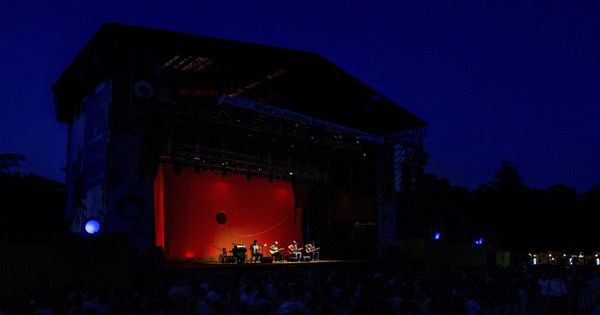 Foto: Concierto de Caetano Veloso en las Noches del Botánico de 2018. (EFE)