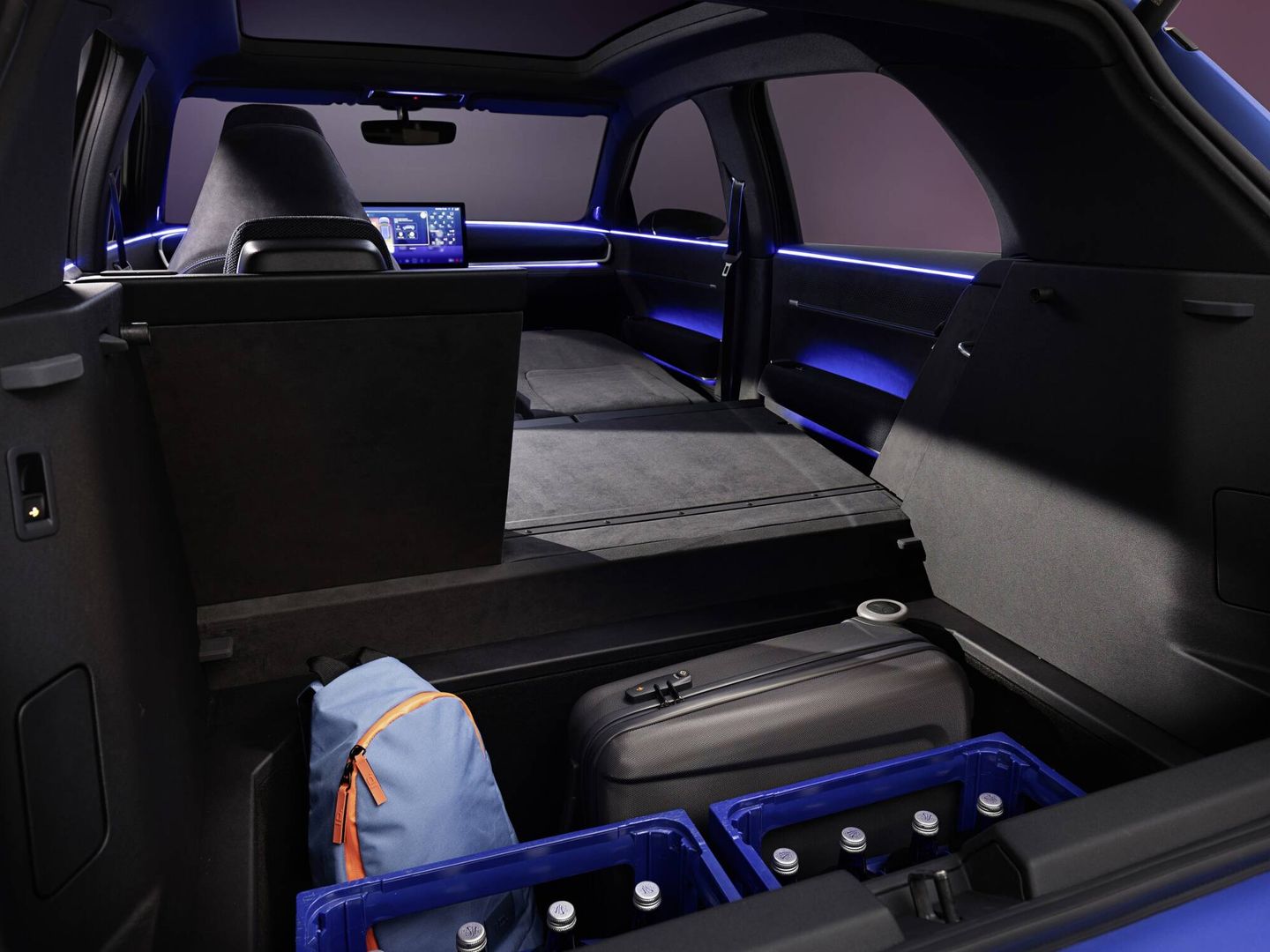 El maletero tiene 440 litros de capacidad. Y bajo el asiento trasero hay otro espacio de 50 litros.
