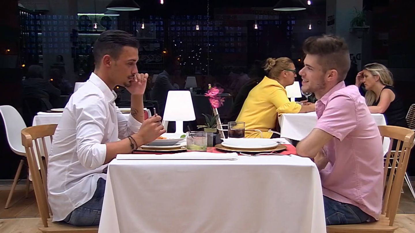 Kevin y Nacho en 'First dates'. (Mediaset España)