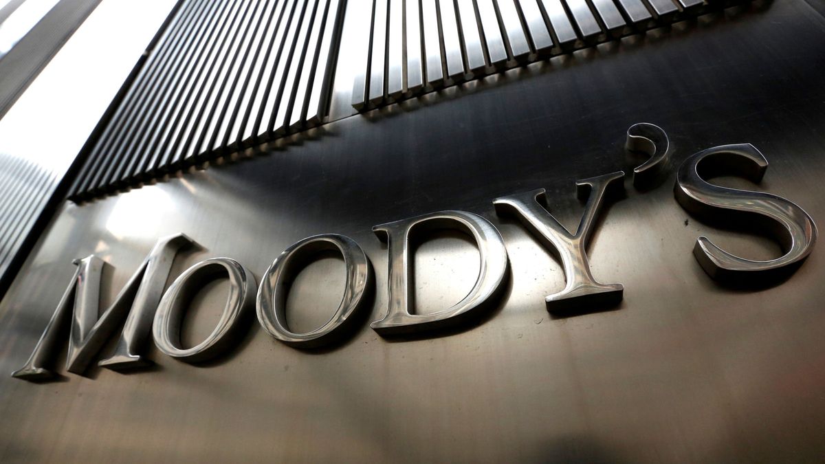 Moody's cree que Abanca, Liberbank, Unicaja e Ibercaja podrían ser más eficientes si negociasen fusiones