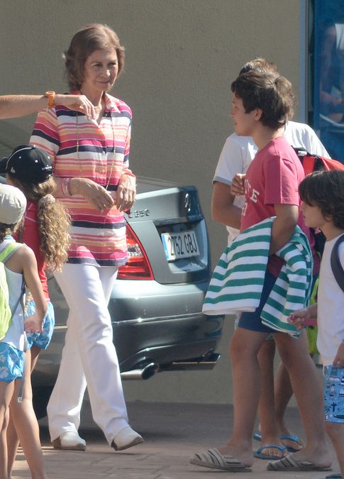 Foto: La Reina y su nieto mayor, este verano en Mallorca (I. C)