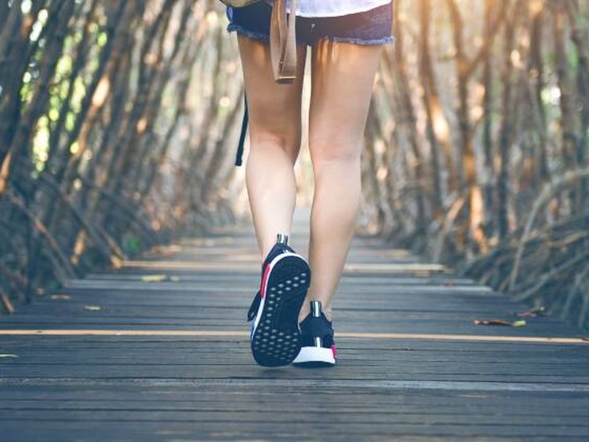 Foto: Caminar rápido es clave para vivir más y mejor (Freepick/Tawatchai07)