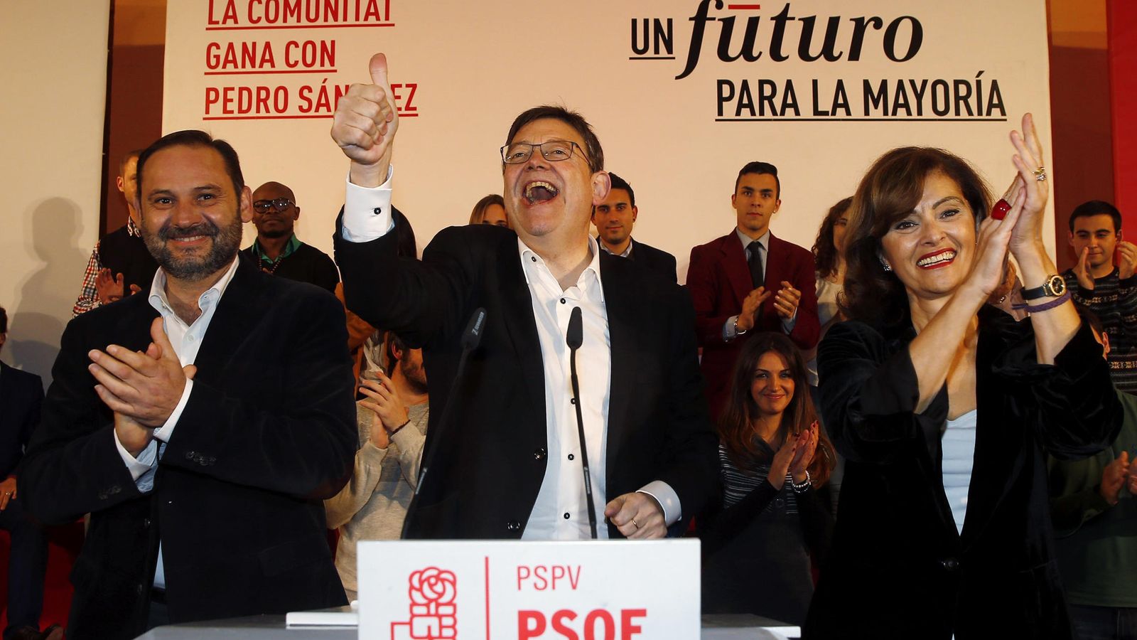 Foto: Ábalos (i), con Ximo Puig (c), en un acto del PSOE en la campaña de 2015.