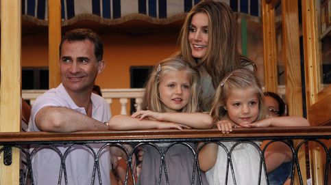 Los posados de Felipe y Letizia y sus hijas en Mallorca: así han cambiado con los años