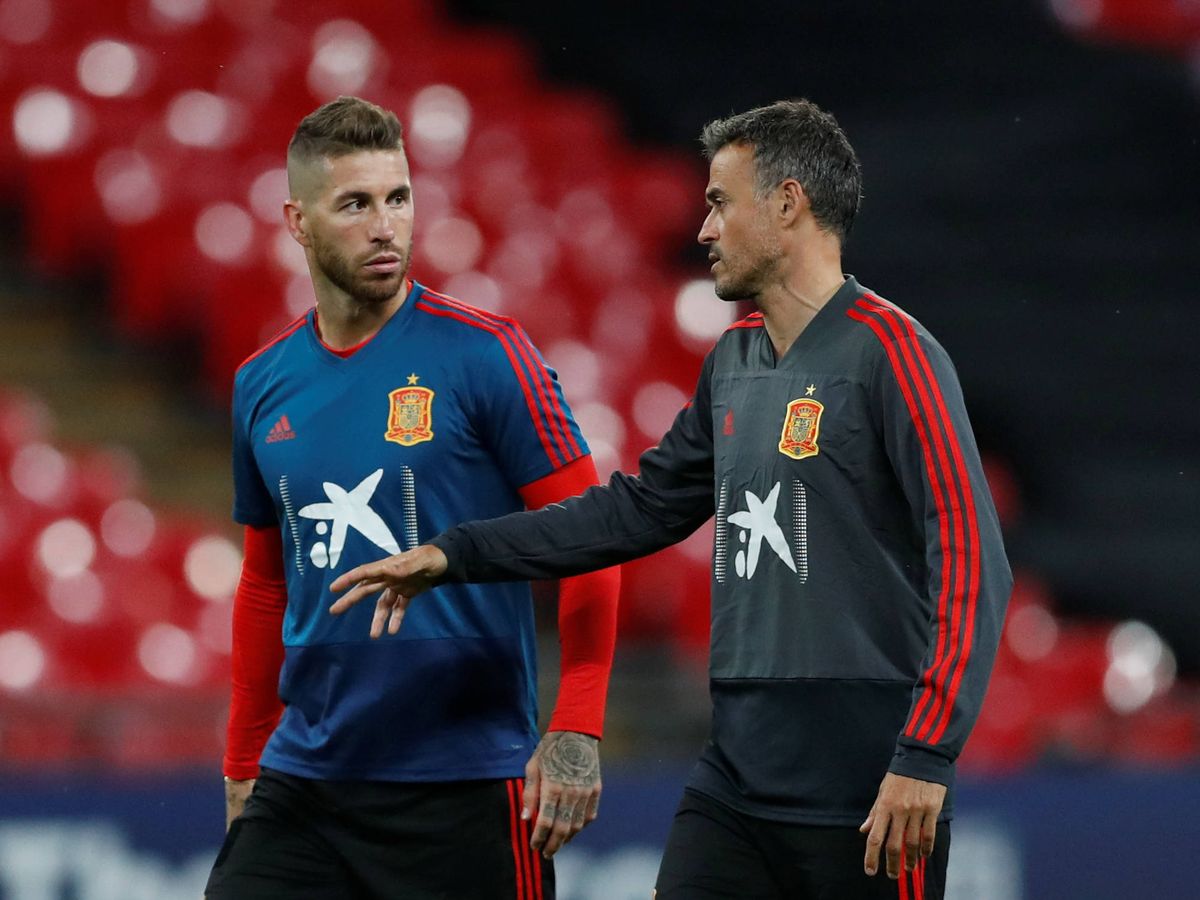 Foto: Ramos y Luis Enrique hablan en un entrenamiento. (Reuters) 