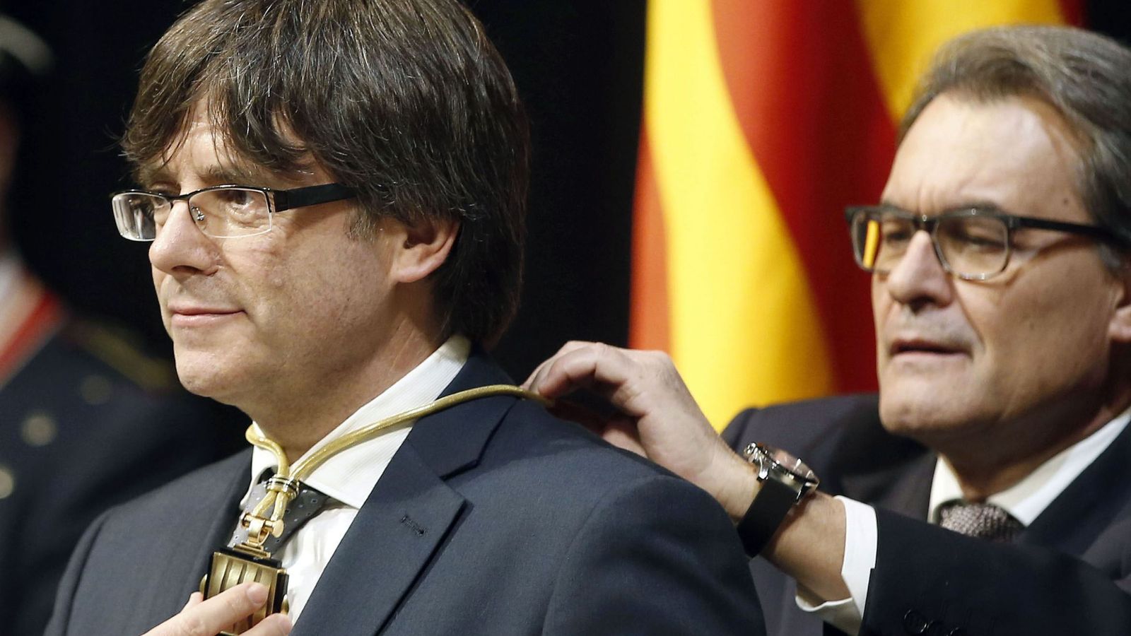 Foto: Toma de posesión de Carles Puigdemont como nuevo presidente de la Generalitat. (EFE)