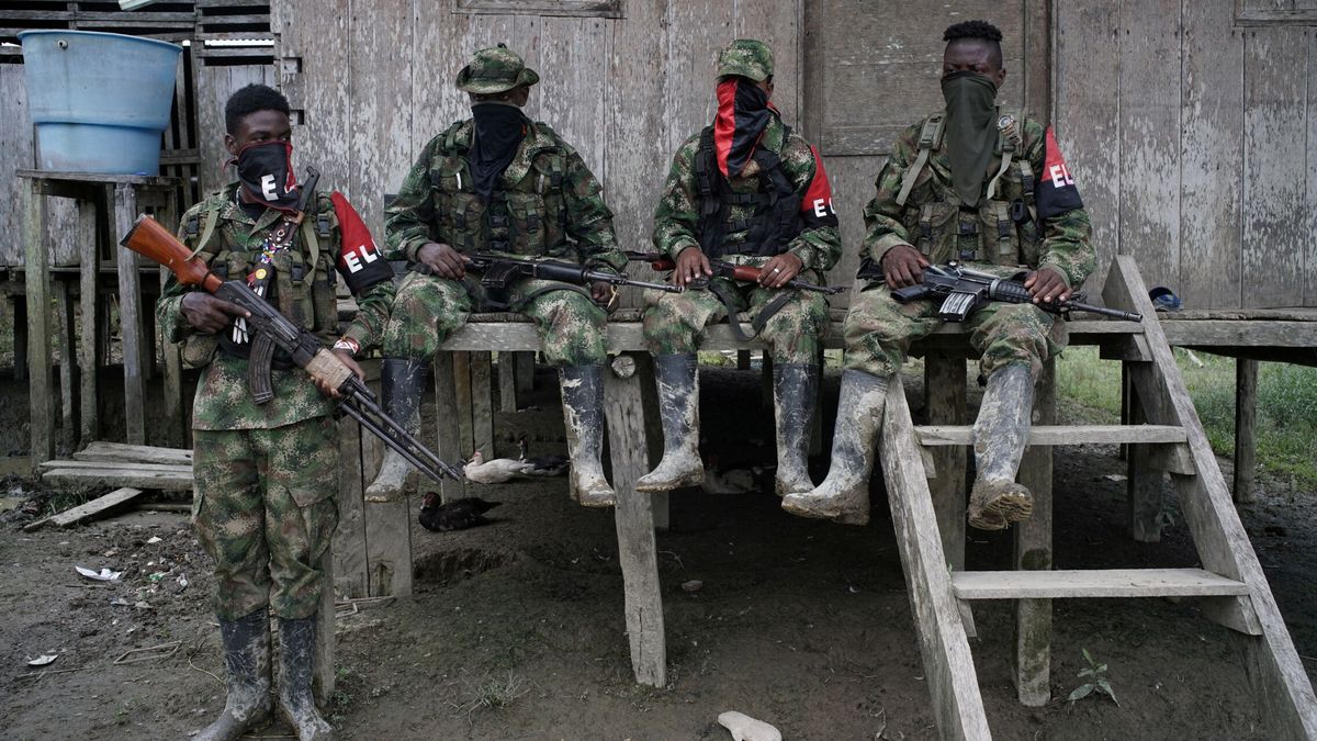 Un ataque del ELN deja 9 militares muertos y compromete el diálogo de paz en Colombia