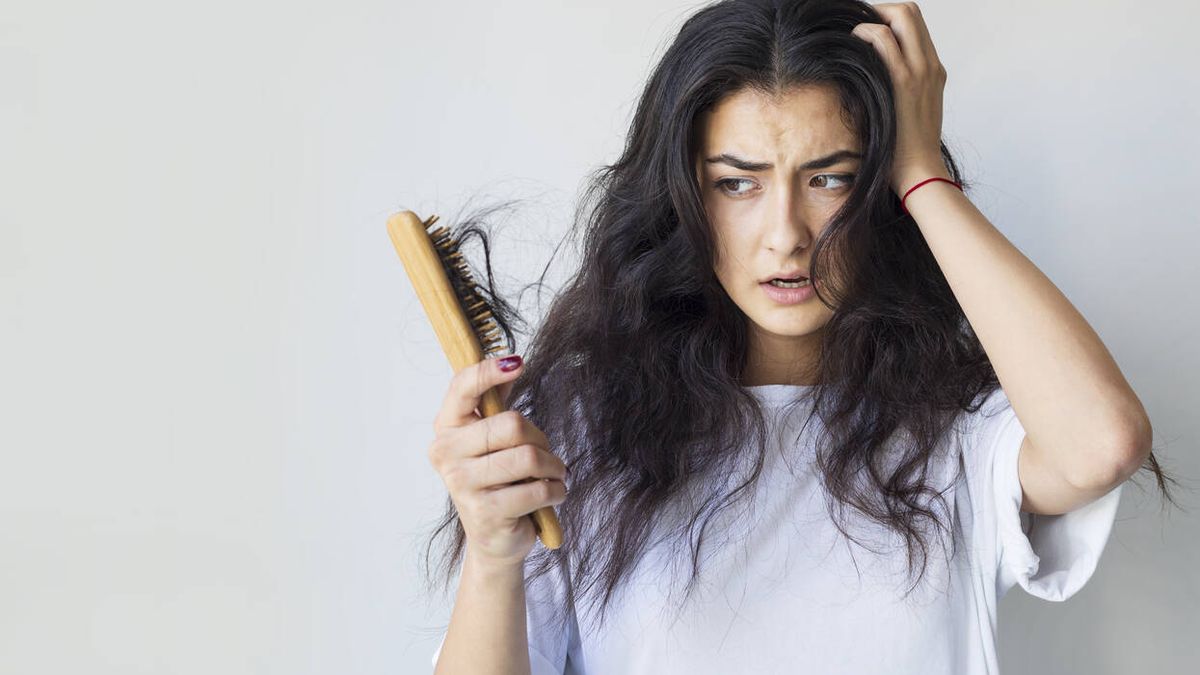 Un especialista en alopecia habla sobre el principal motivo de la caída del pelo en mujeres