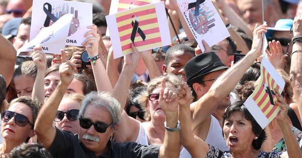 Foto: Marcha tras el doble atentado de Cataluña (REUTERS)