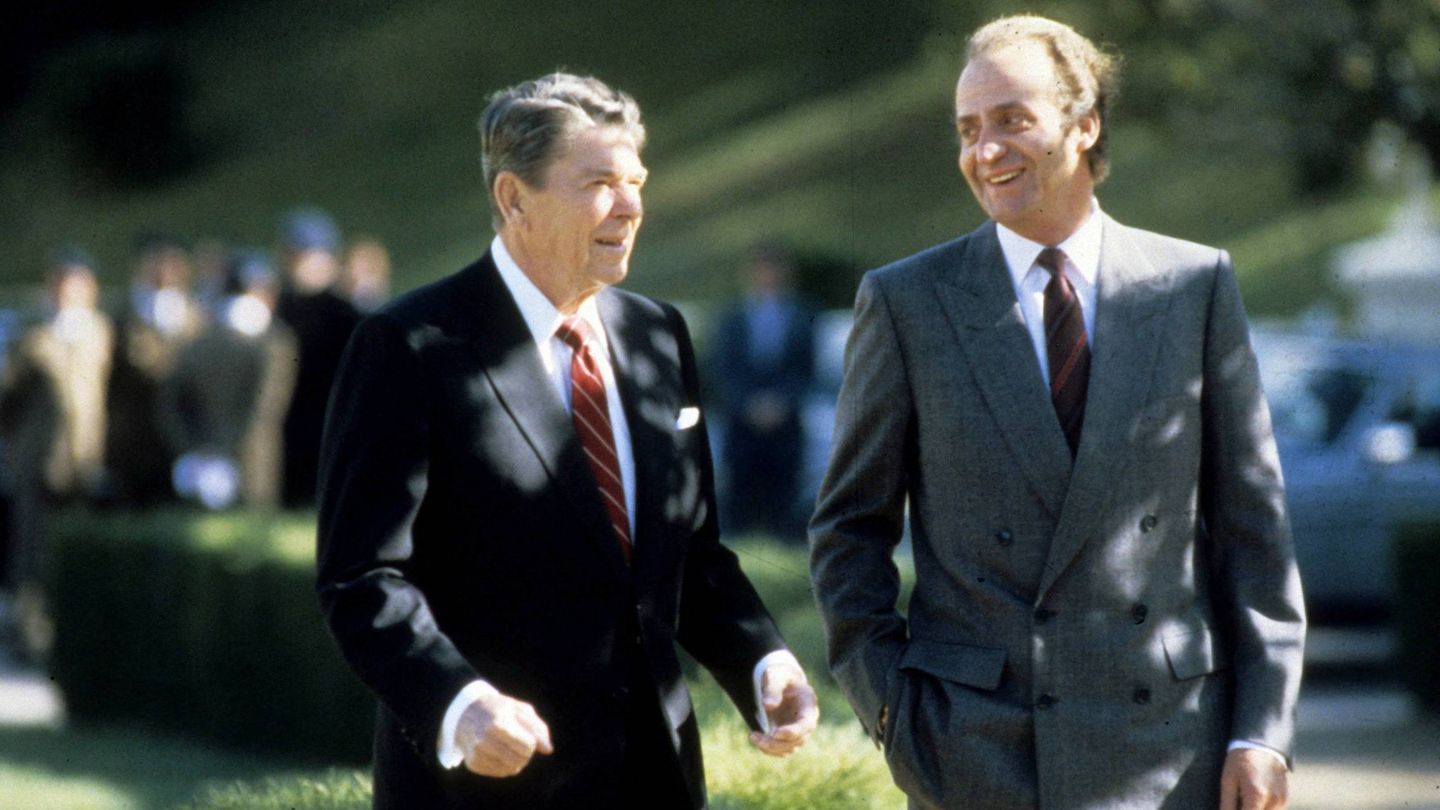 Ronald Reagan y el Rey Juan Carlos, dos en la carretera. (Cordon Press)
