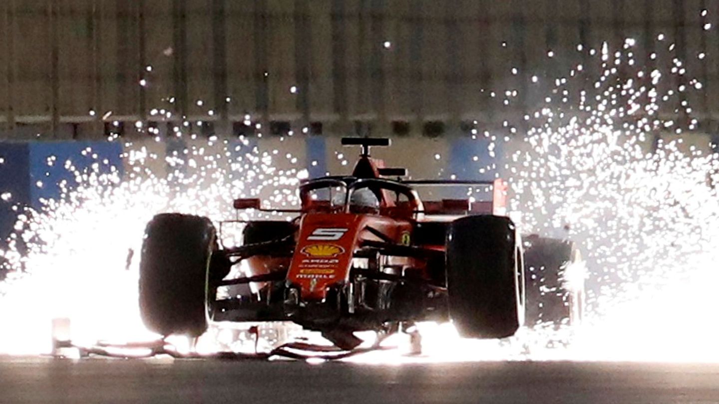 Así perdió el alerón delantero Sebastian Vettel. (Reuters)