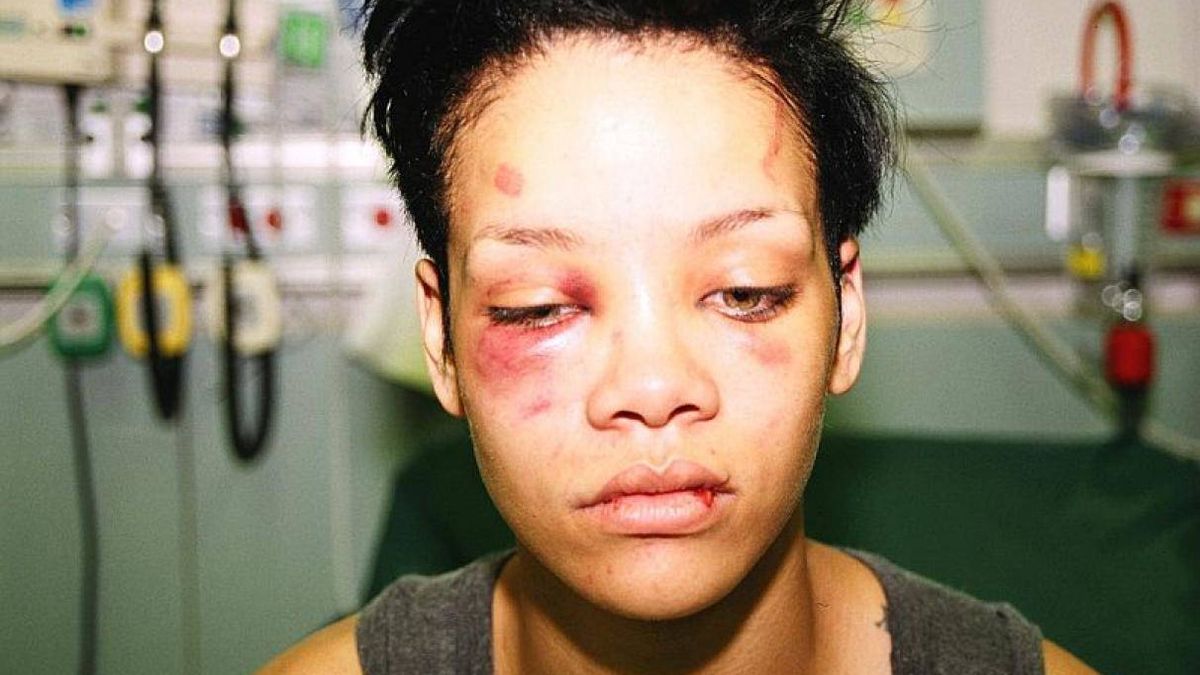 Snapchat pide perdón tras reírse de Rihanna y la paliza que Chris Brown le propinó
