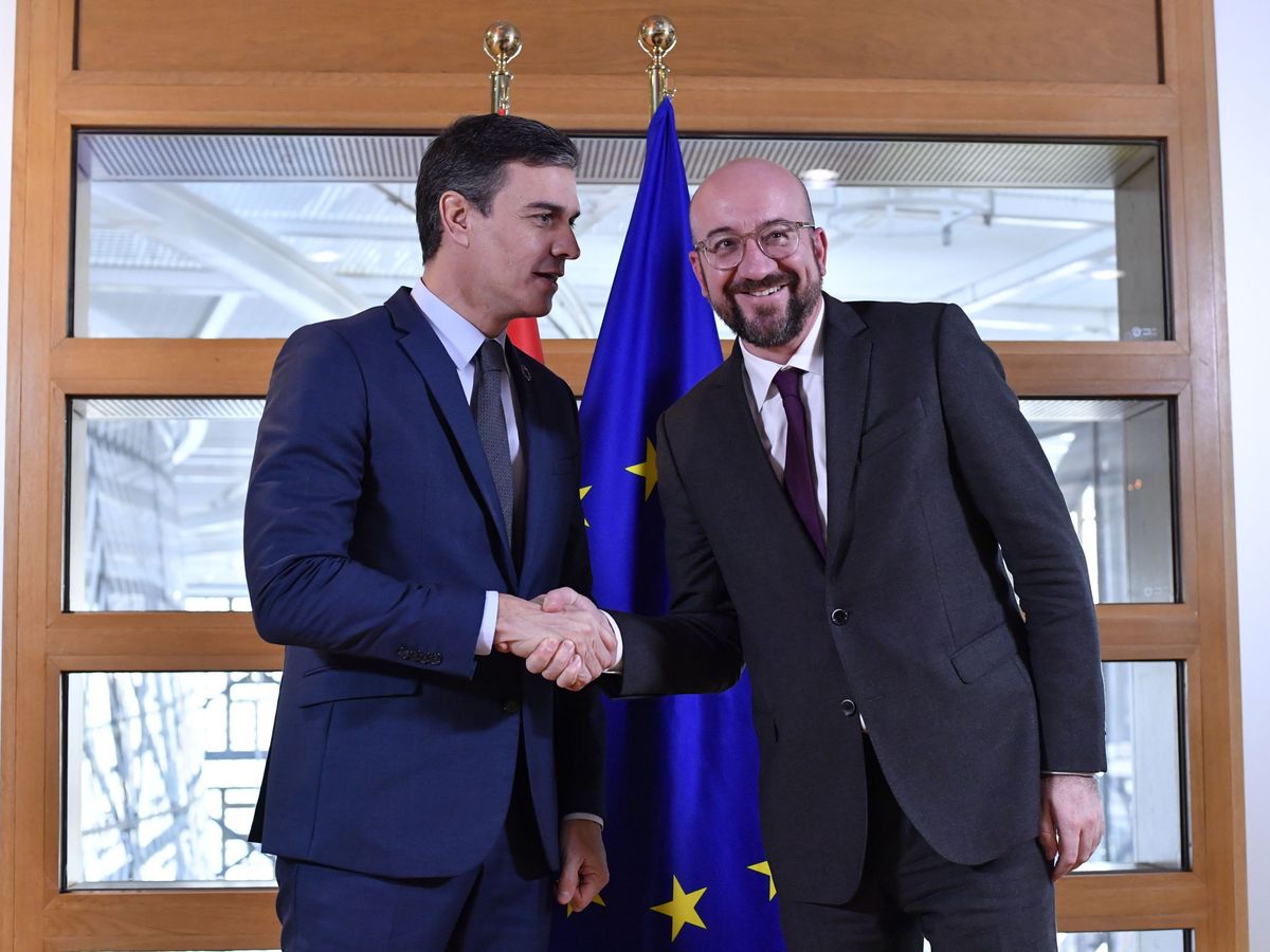 Foto: El presidente del Gobierno, Pedro Sánchez, y el presidente del Consejo Europeo, Charles Michel. (EFE)