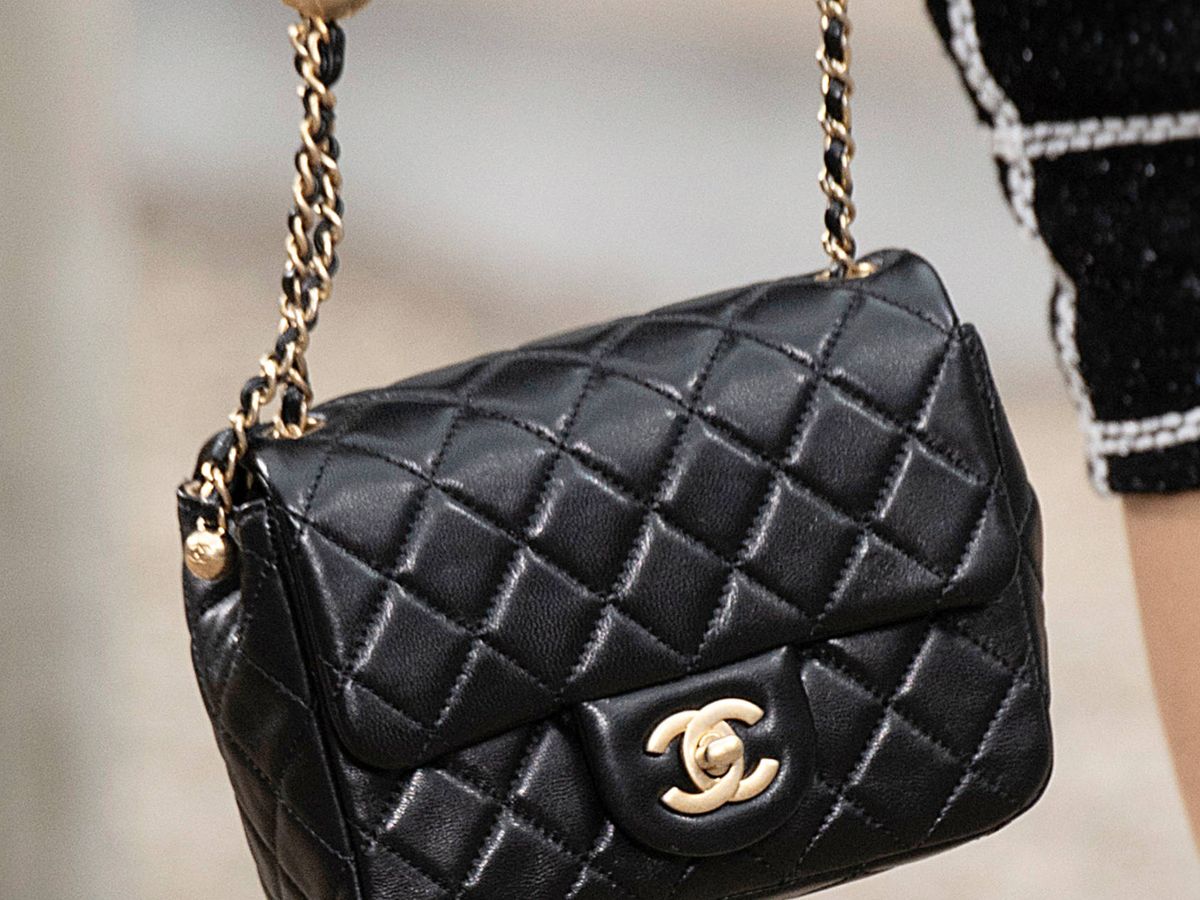 Conveniente Malversar túnel De cuando Chanel creó el bolso más icónico del mundo de la moda