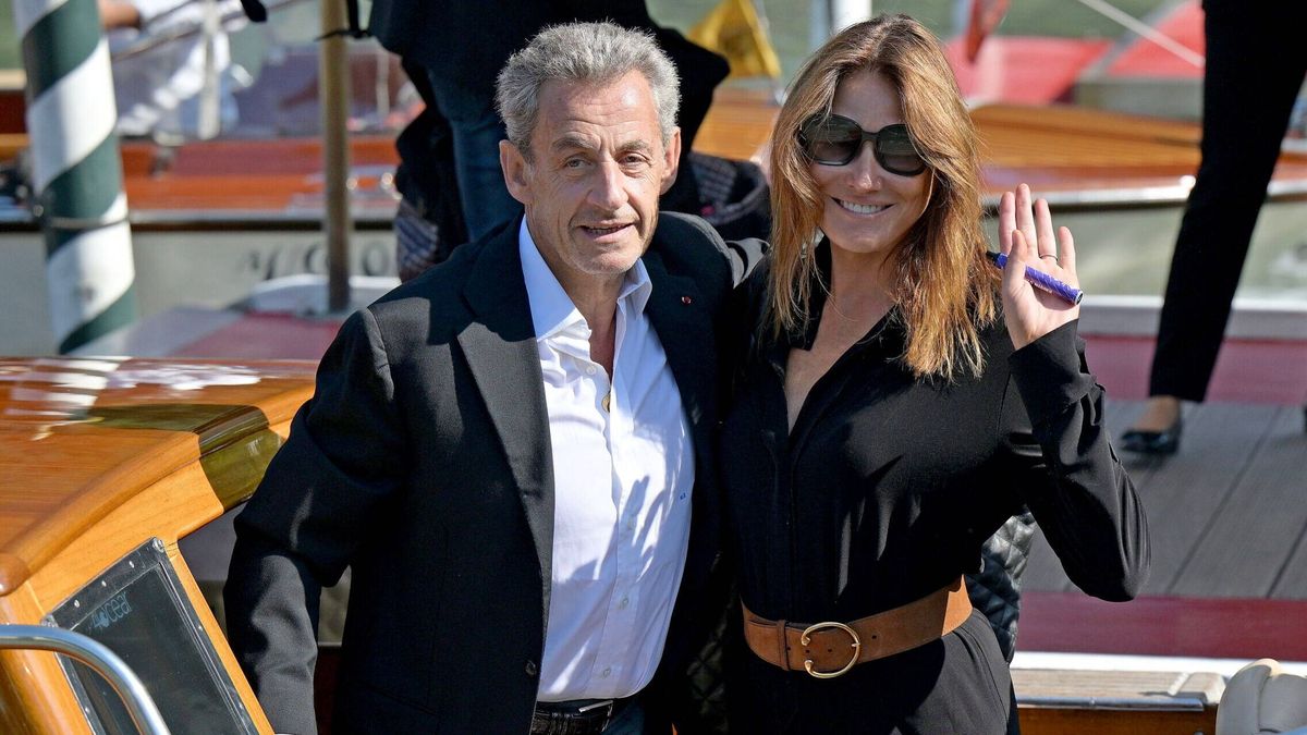 Carla Bruni presume de su amor por Nicolas Sarkozy en redes y él saca músculo 