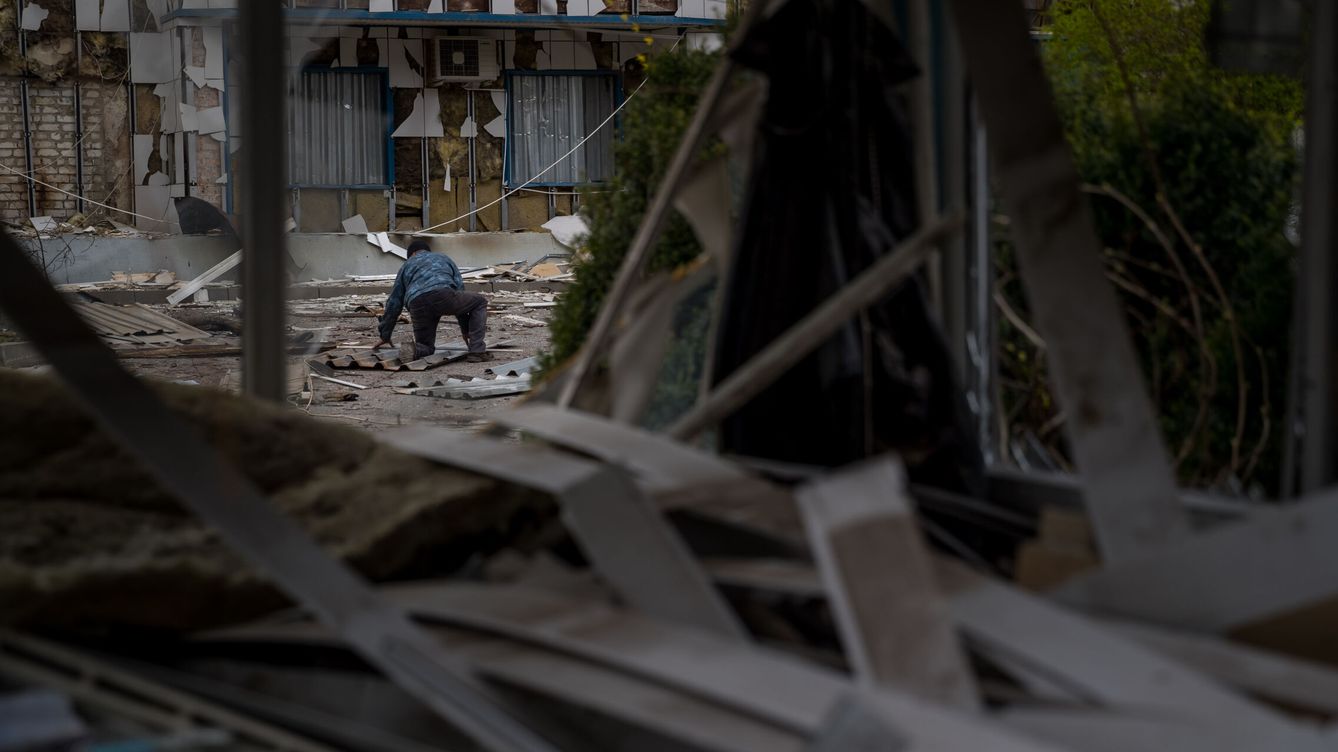 Foto: Escombros en Járkov. (EFE/Miguel Gutiérrez)