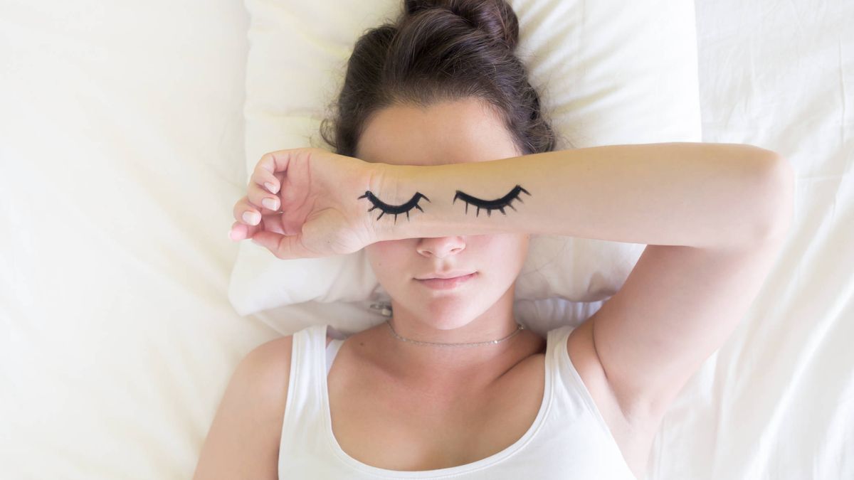 La postura que adoptas al dormir afecta a tu salud: ¿cuál es la que sueles elegir?