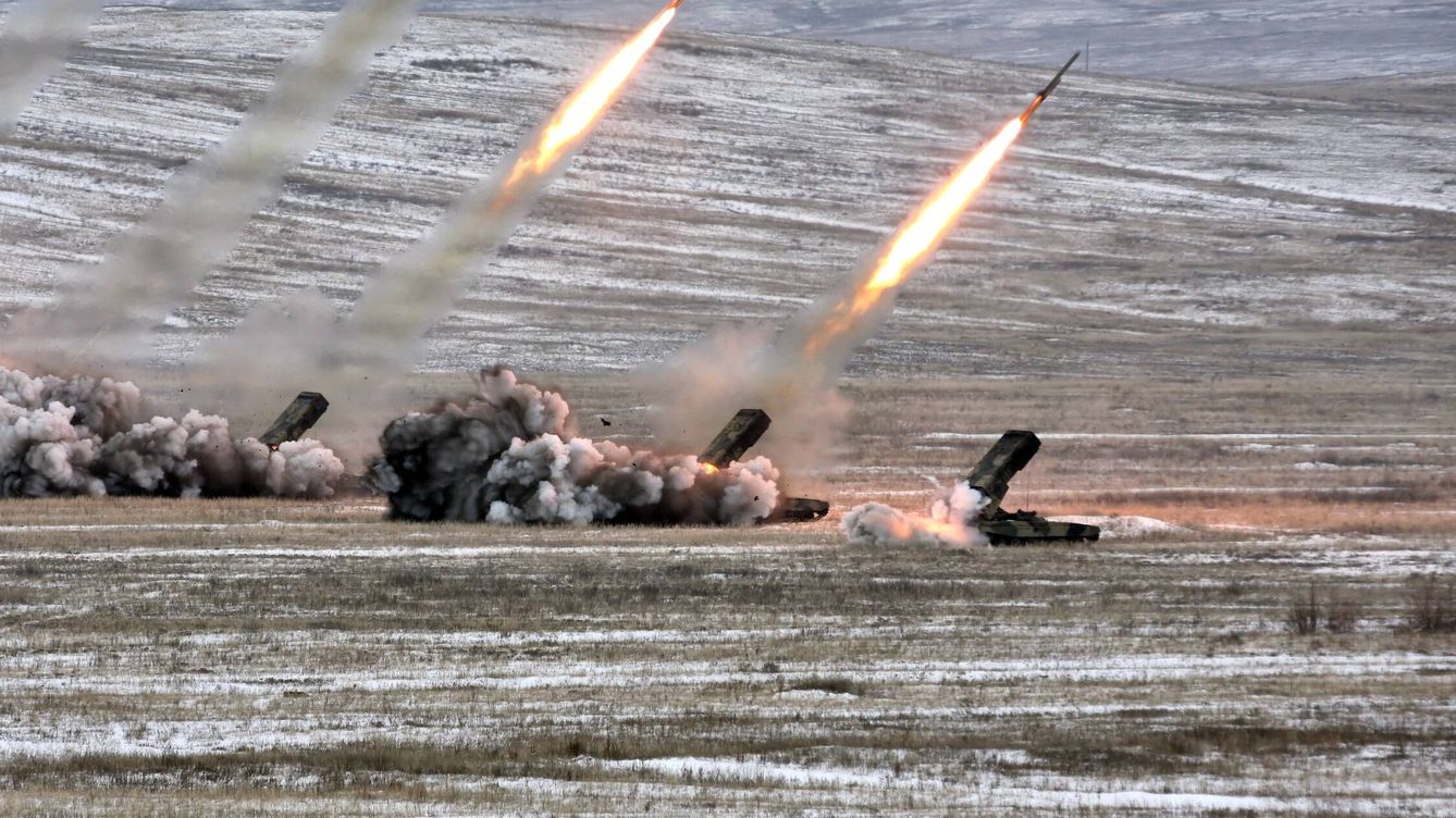 Foto: El mortífero misil ruso TOS-1 en acción. (Vitaly V. Kuzmin) 