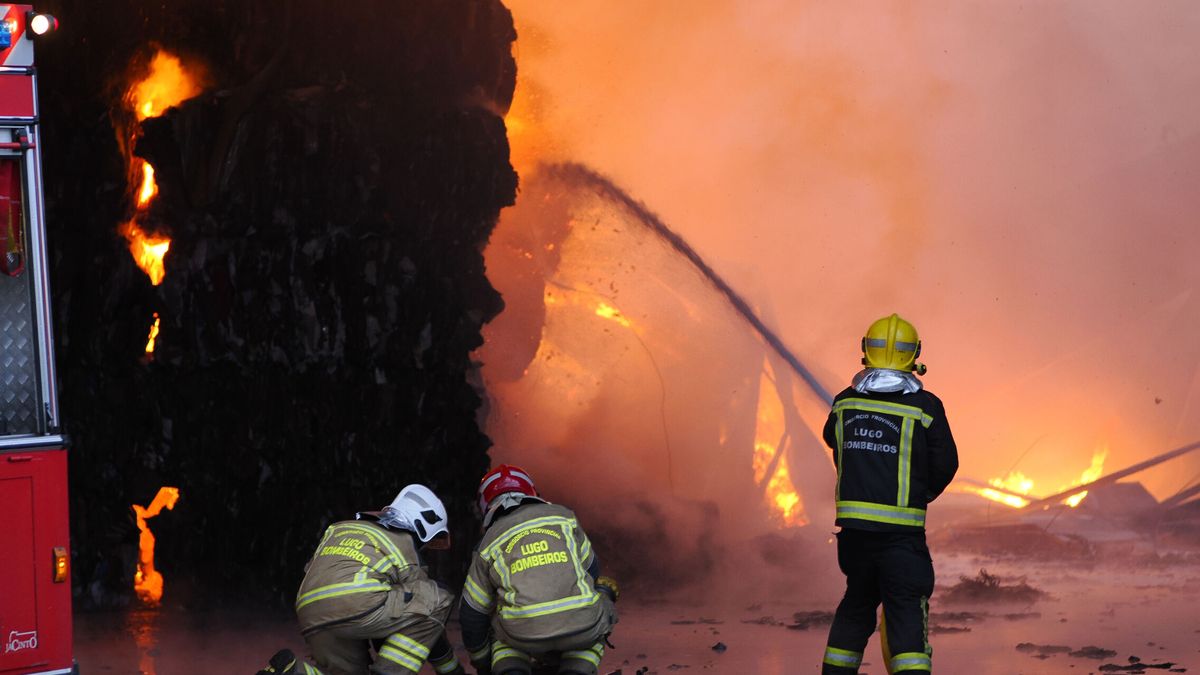 Un incendio calcina el piso superior de una vivienda en Antas de Ulla (Lugo)